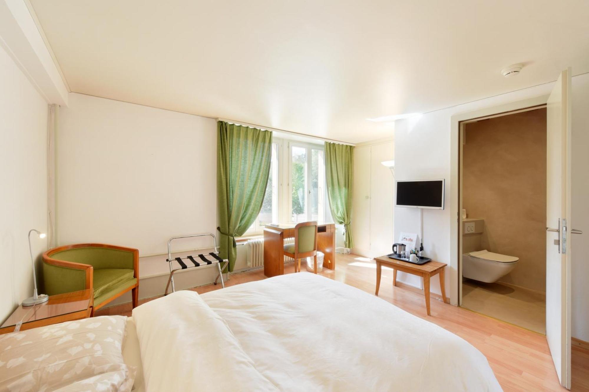Hotel De L'Aigle Couvet Room photo