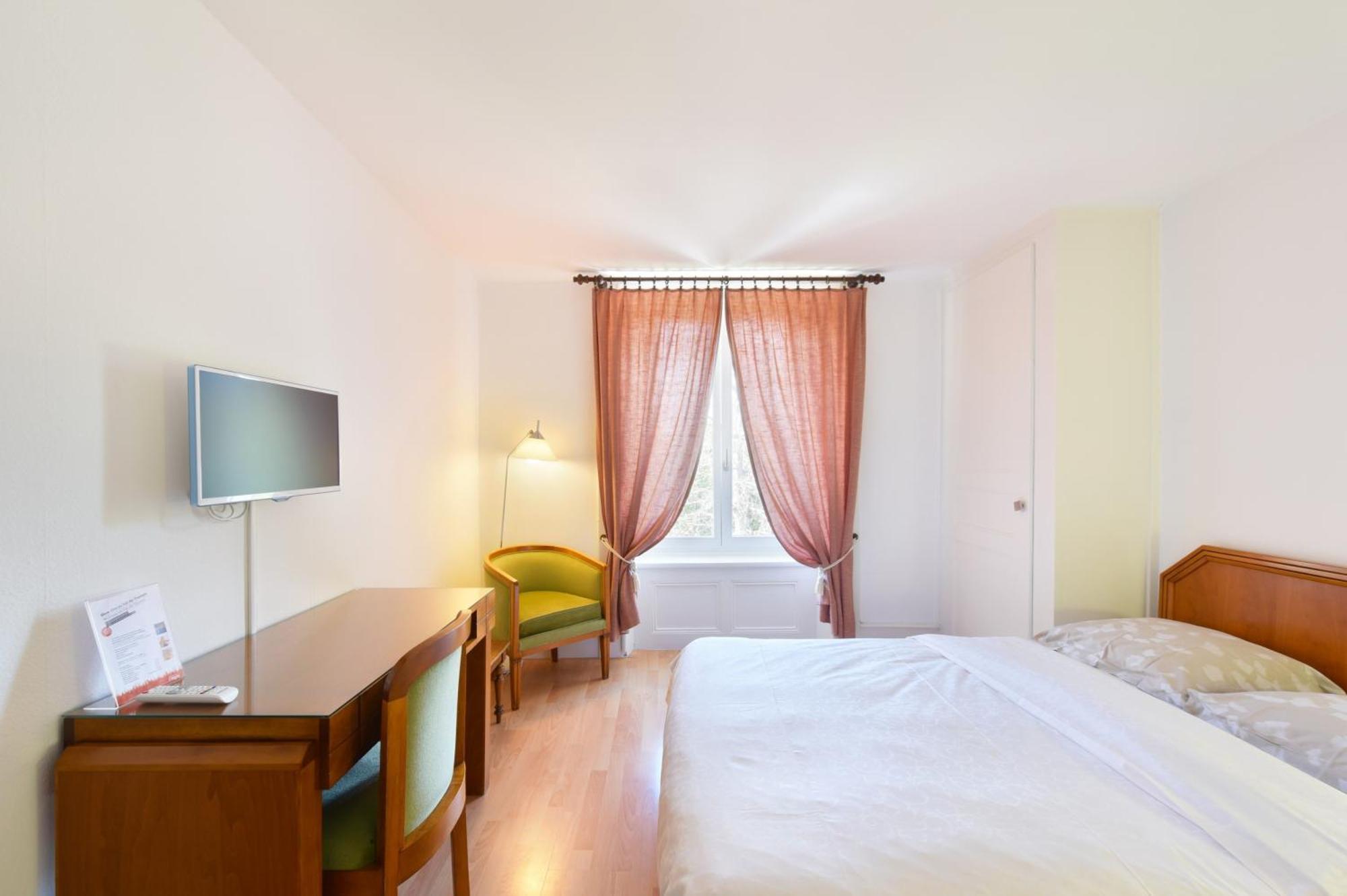 Hotel De L'Aigle Couvet Room photo