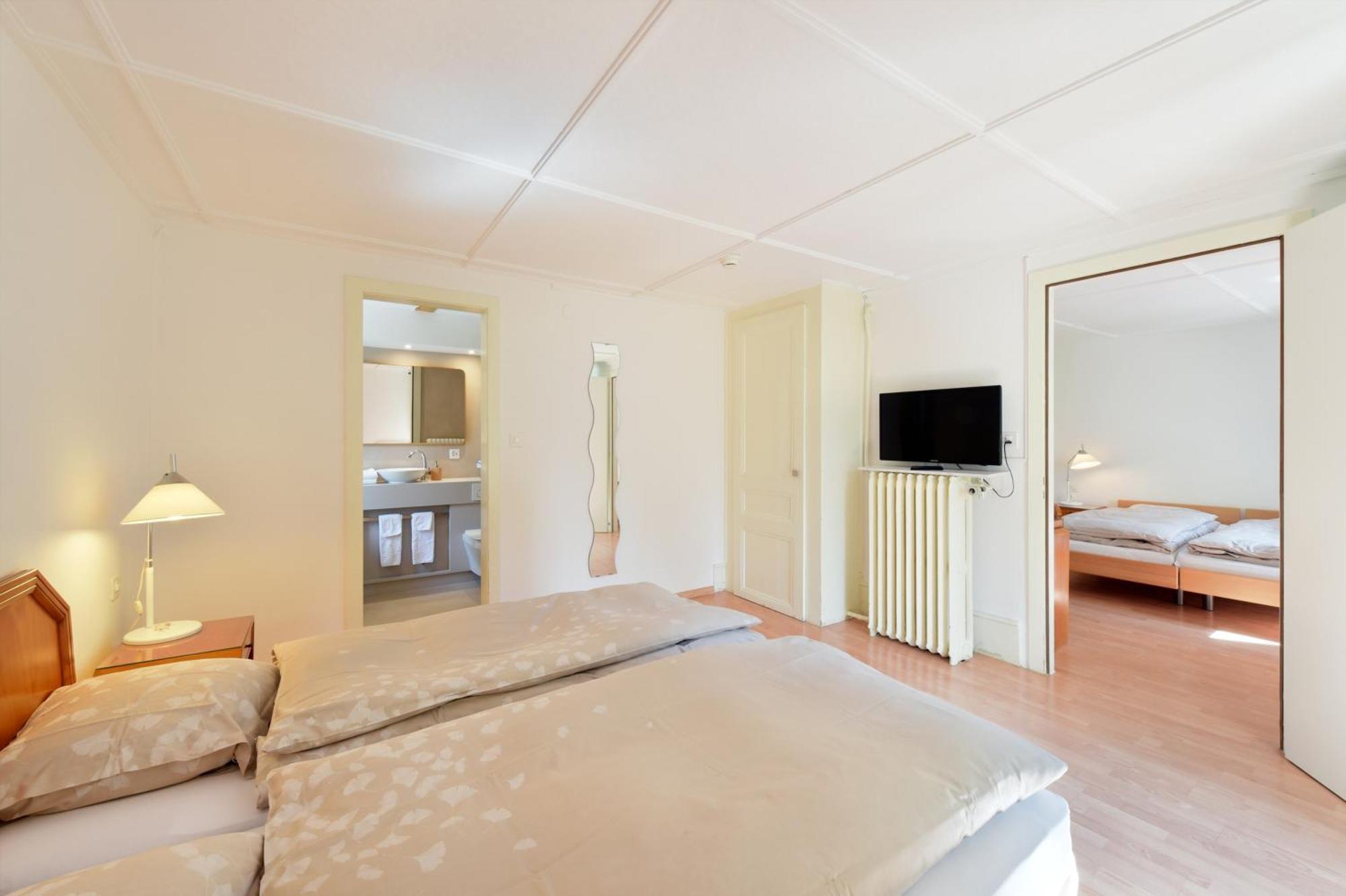 Hotel De L'Aigle Couvet Room photo